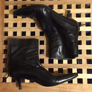 Stuart Weitzman Juniper Kitten Heel Booties